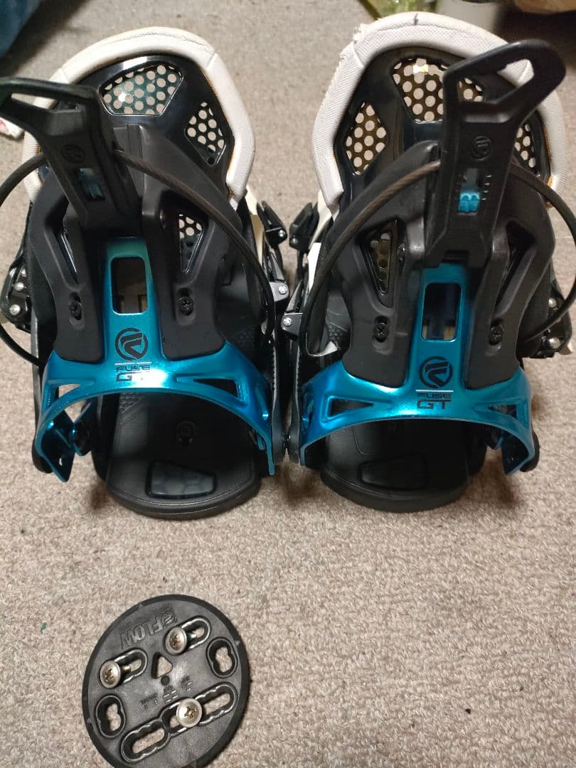 FLOWスノーボードビンディング GT　FUES Lサイズ　ゴーグルおまけ
