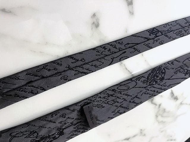 【極上カリグラフィー】 Berluti ベルルッティ グレイ×ブラック ネクタイ