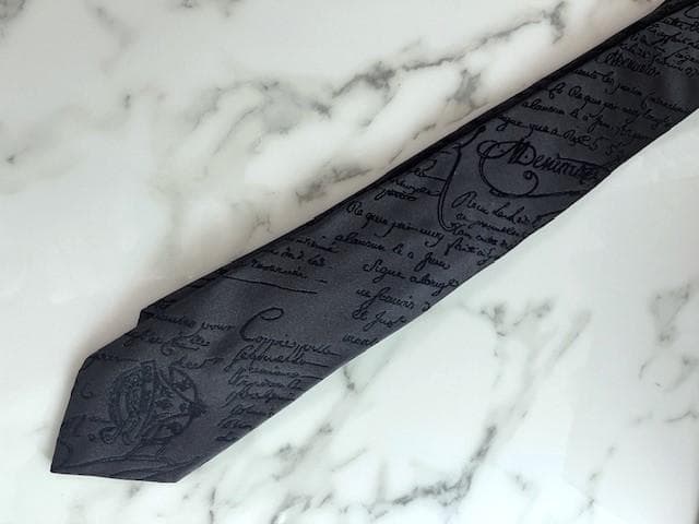 【極上カリグラフィー】 Berluti ベルルッティ グレイ×ブラック ネクタイ