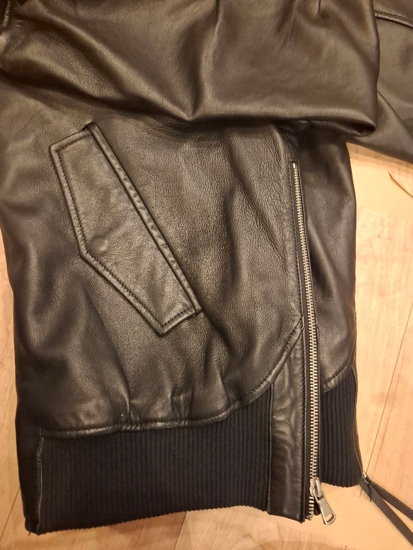 メゾンスペシャル　ZARA　レザーボンバージャケット。Ｍサイズ