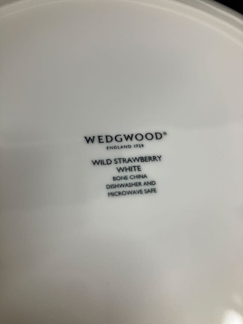 新品  WILD STRAWBERRY WHITE 皿4枚セット