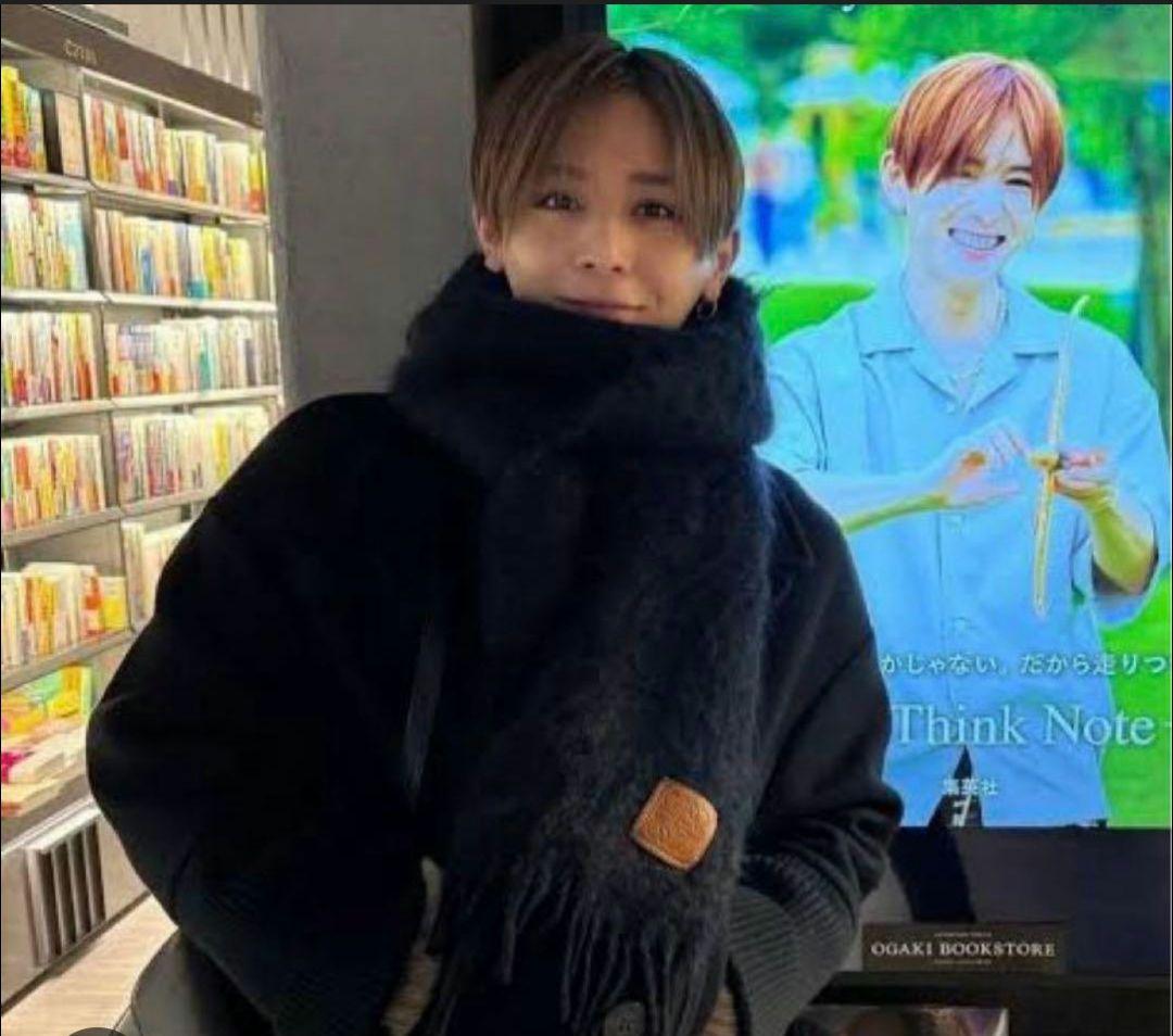 山田涼介着用モデル LOEWE ロエベ モヘアマフラー 黒 ブラック スカーフ