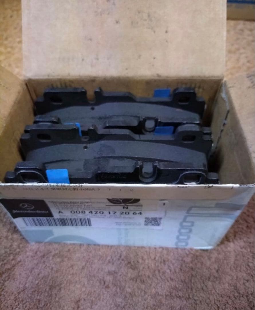 ベンツ 純正W205 AMGラインディスクローターブレーキパッド1台分