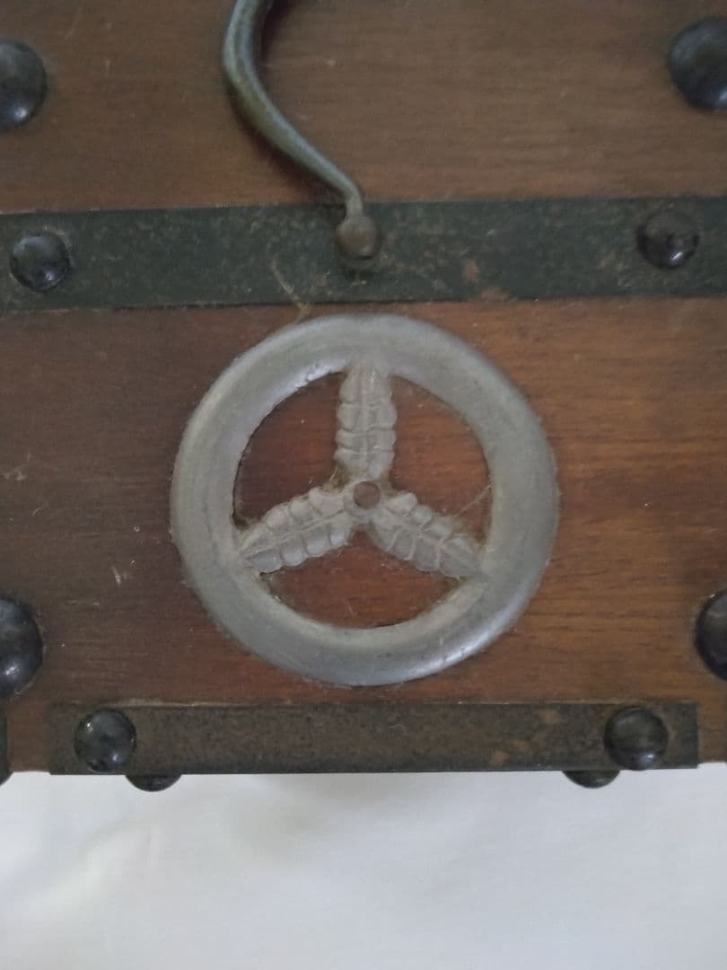 高知信用金庫　貯金箱　千両箱　土佐藩 　山内家 家紋入り