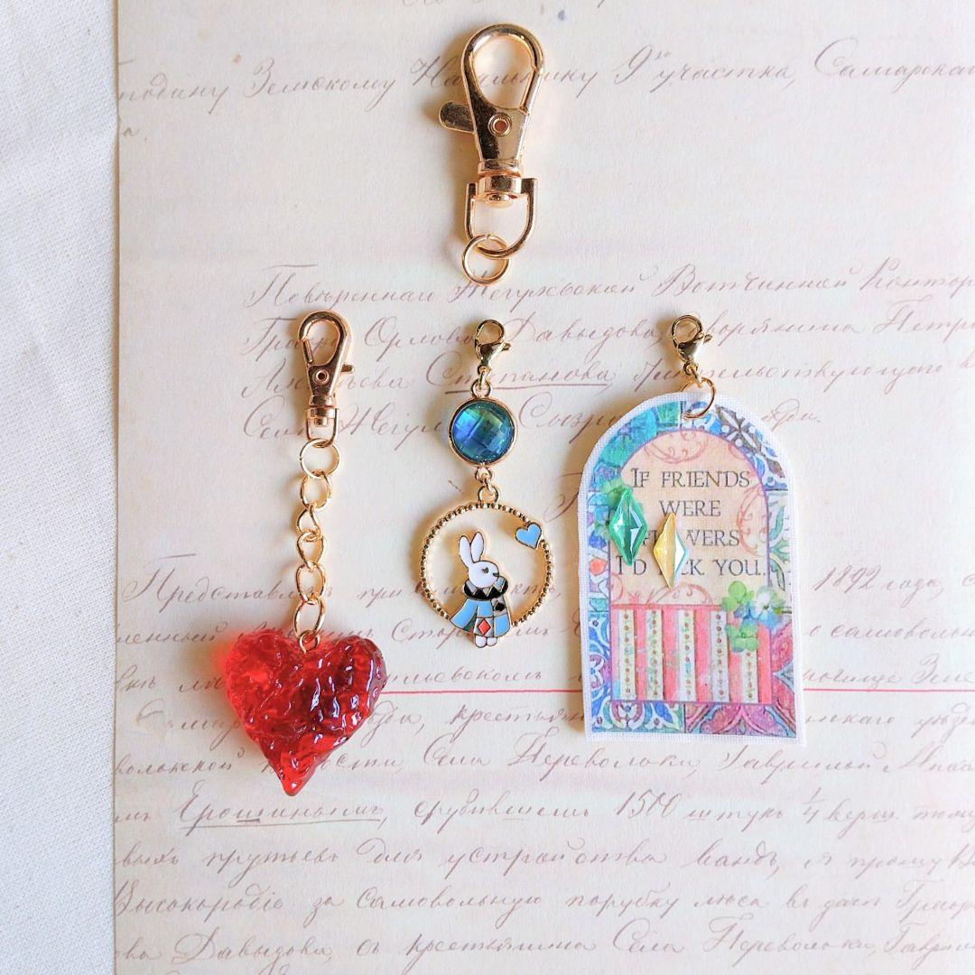 SOLD◆ハンドメイド キーホルダー バッグチャーム ウサギ デコパージュハート