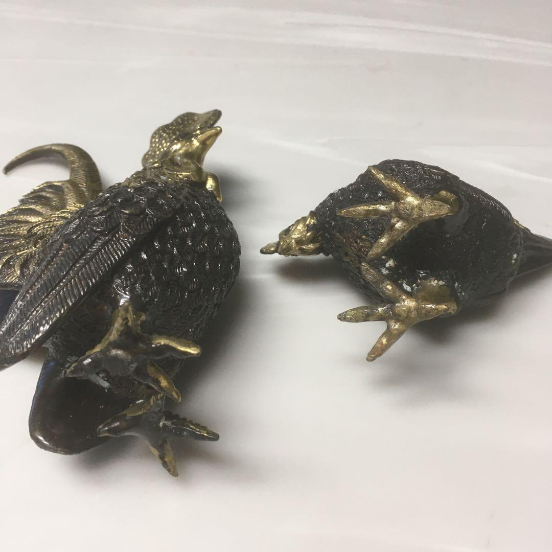 仲良しオンドリとメンドリの置物　金属製　重さあります