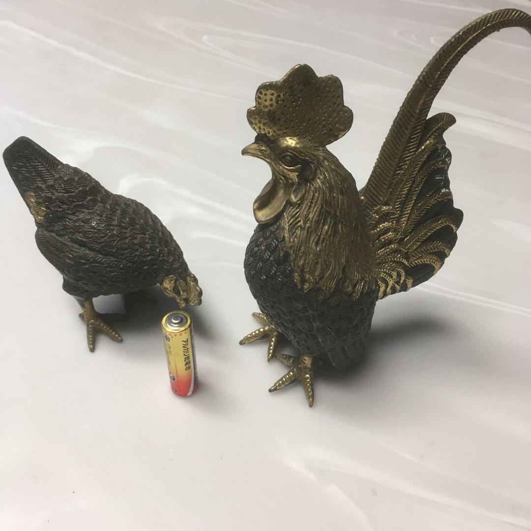 仲良しオンドリとメンドリの置物　金属製　重さあります