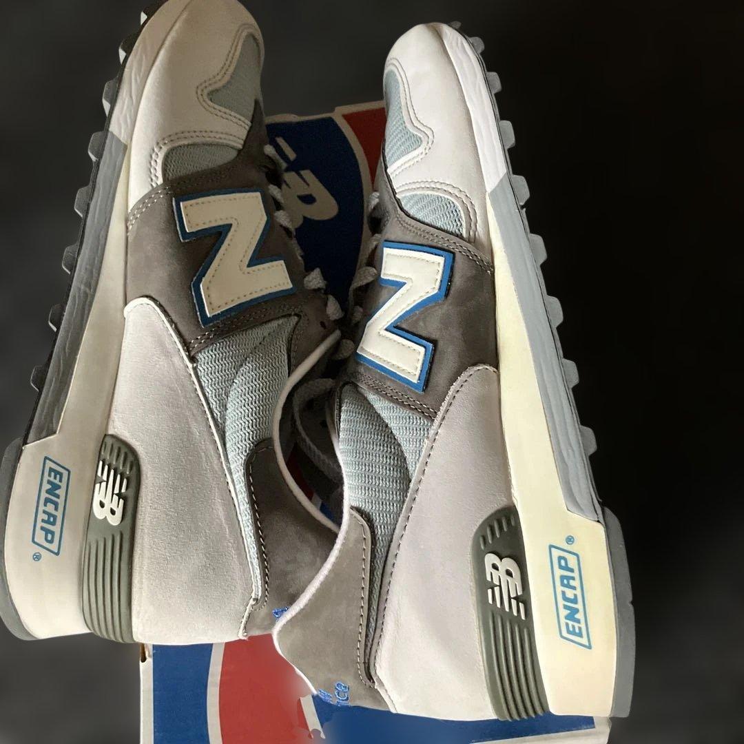 h*8様 New Balance 未使用品　M1300TT 9.5 USA