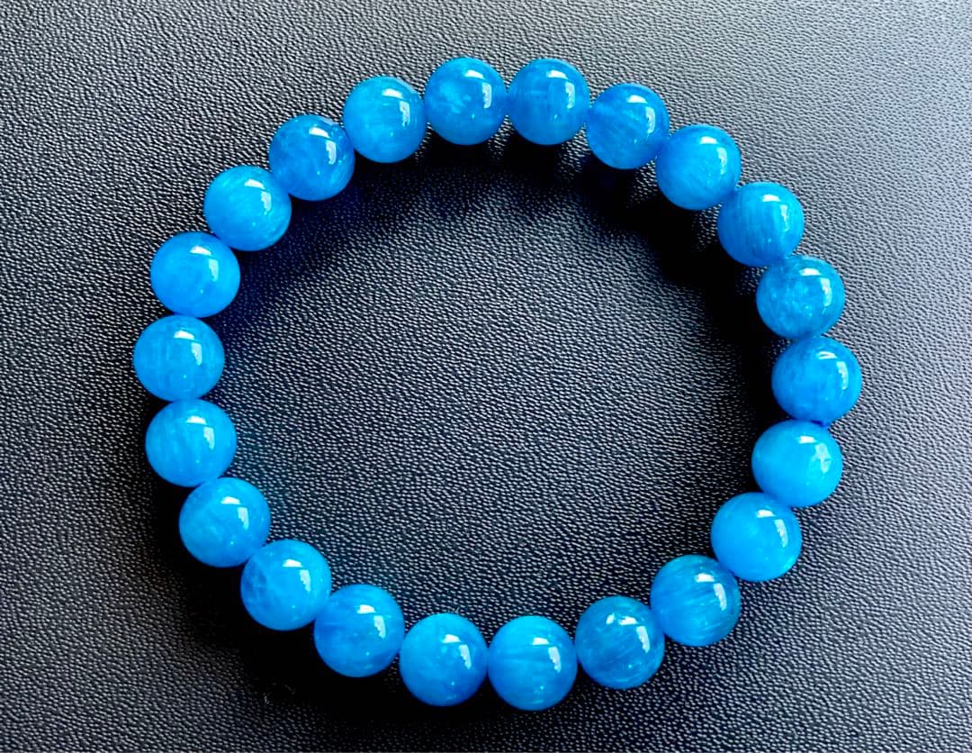 究極品質　未来への指針と絆を象徴する守護石　ネオンブルーアパタイトキャッツアイ