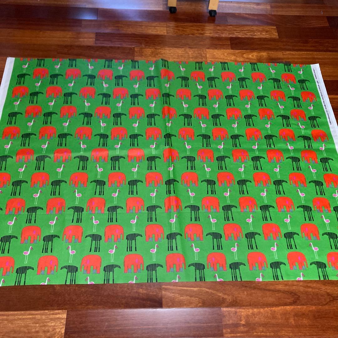 マリメッコ　PVC生地　KARKULAISET