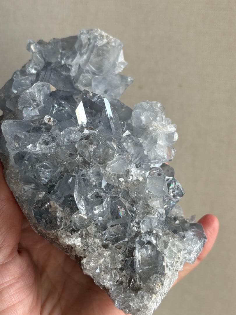 高品質　セレスタイト　原石　1353g 宝石質　ガラス質　感動するレベル