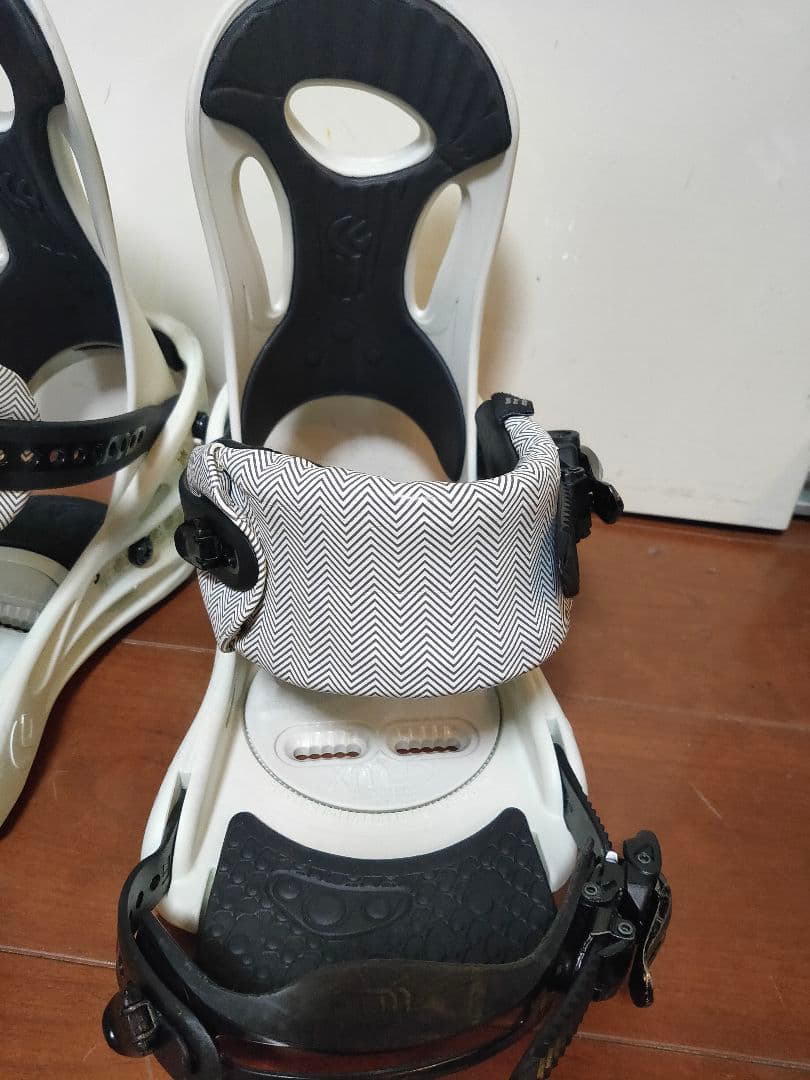 FLUX フラックス PR スノーボードビンディング ホワイト/ブラック