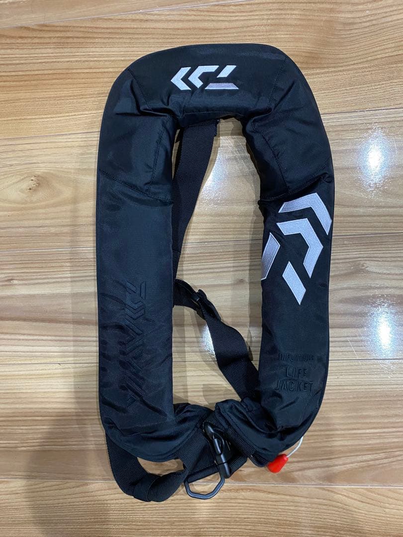 最終値下げ新品未使用　ダイワ　ライジャケ　ブラック　自動膨張　DF-2608