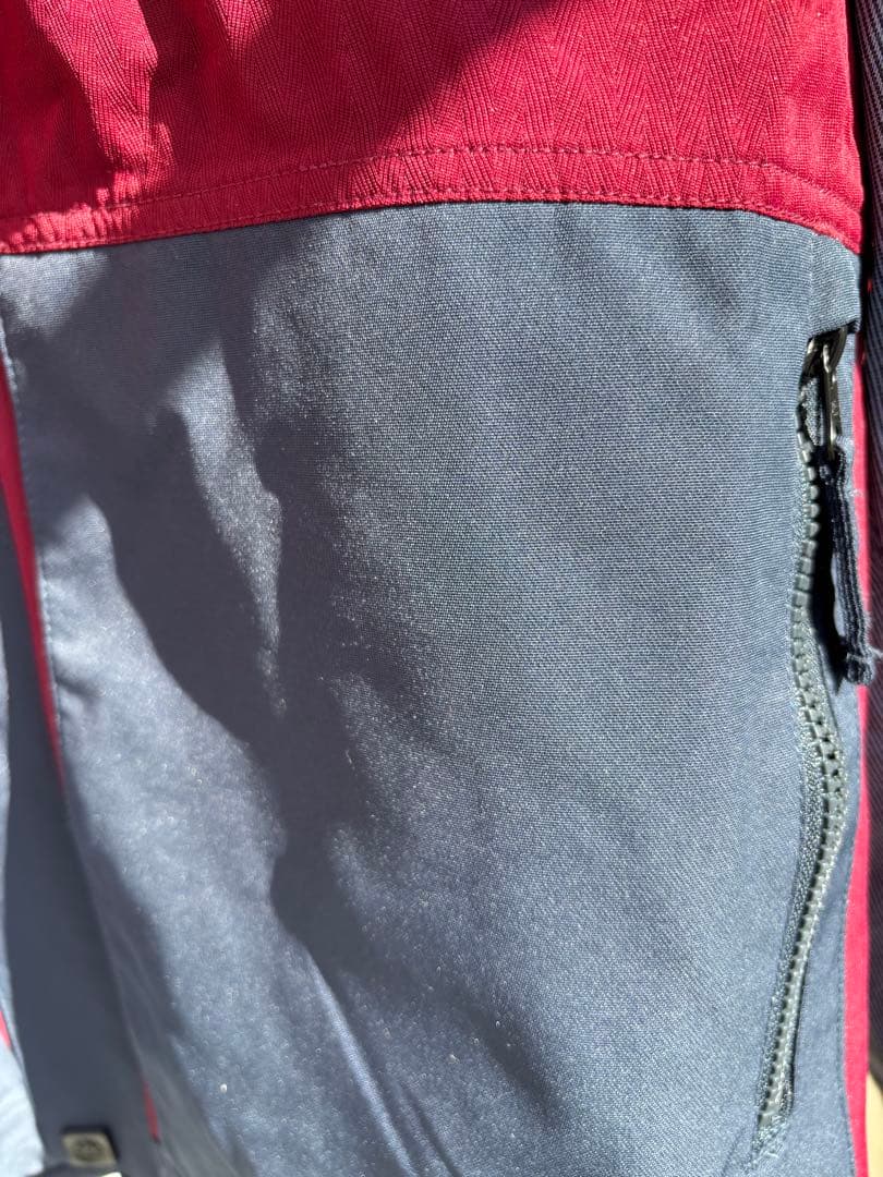 スノーボードウエア　686 シックスエイトシックス　着脱フリース付き　ジャンパー