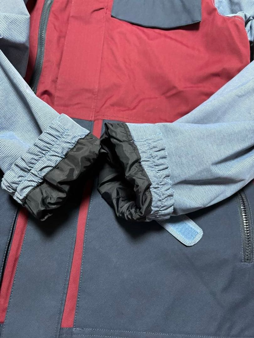 スノーボードウエア　686 シックスエイトシックス　着脱フリース付き　ジャンパー