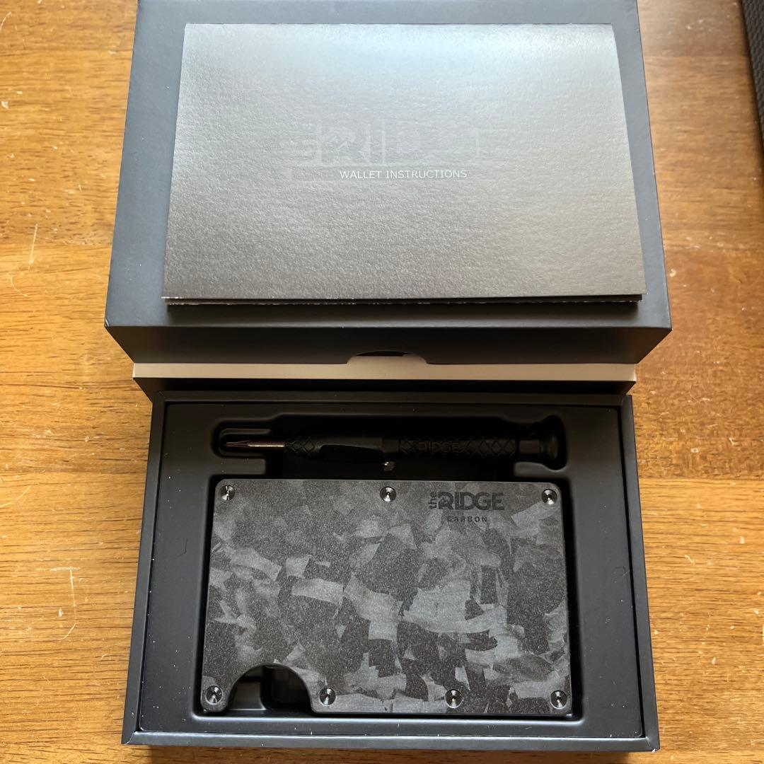the RIDGE(ザリッジ)フォージドカーボンカードケース