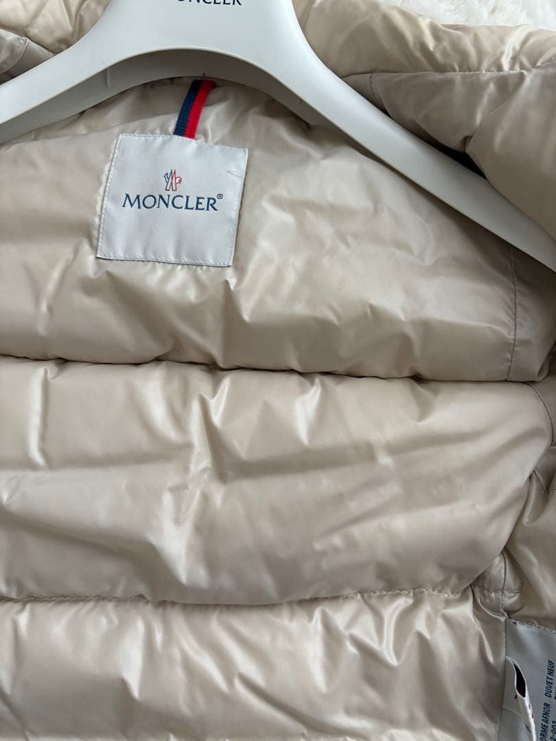 MONCLER アイボリーべーダウンベスト