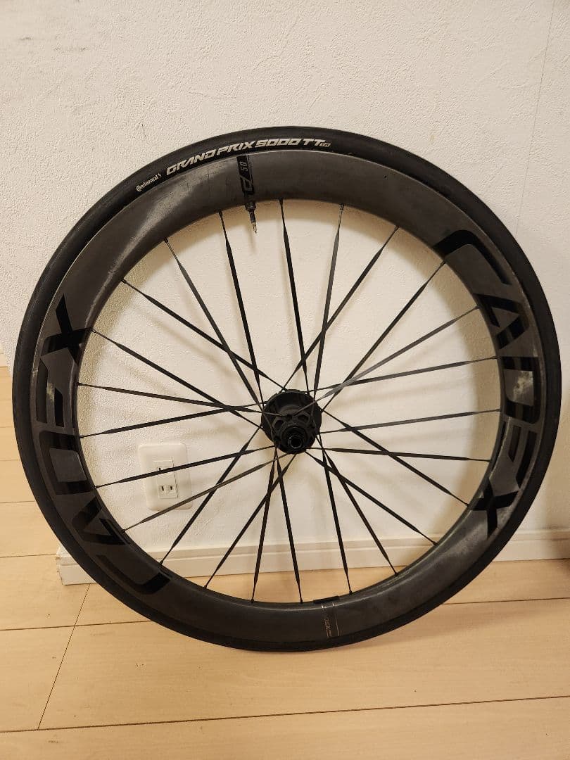 CADEX 50 Ultra Disc tubeless タイヤ、バック付
