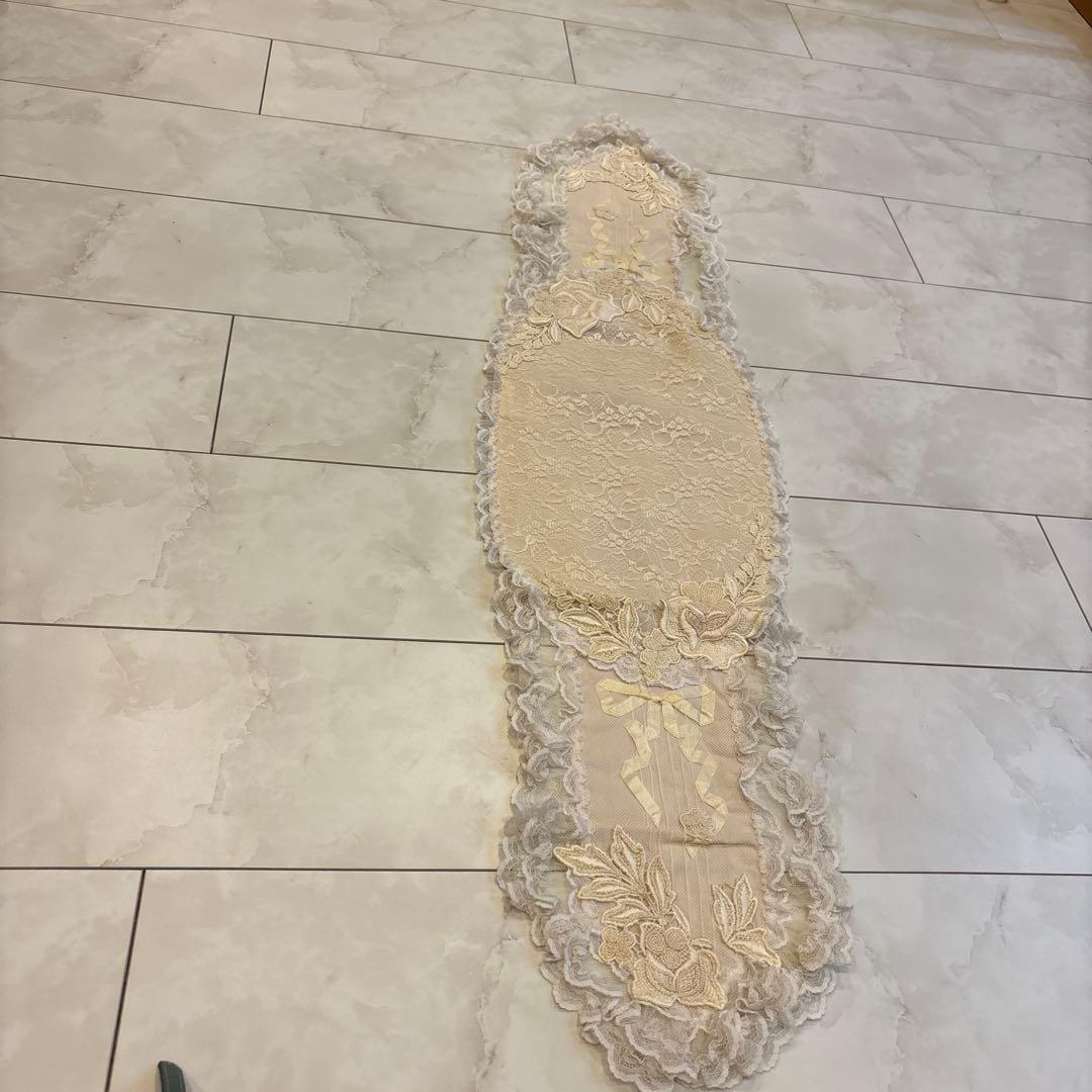 ヒスクローネ　アイボリー花柄レーステーブルクロス