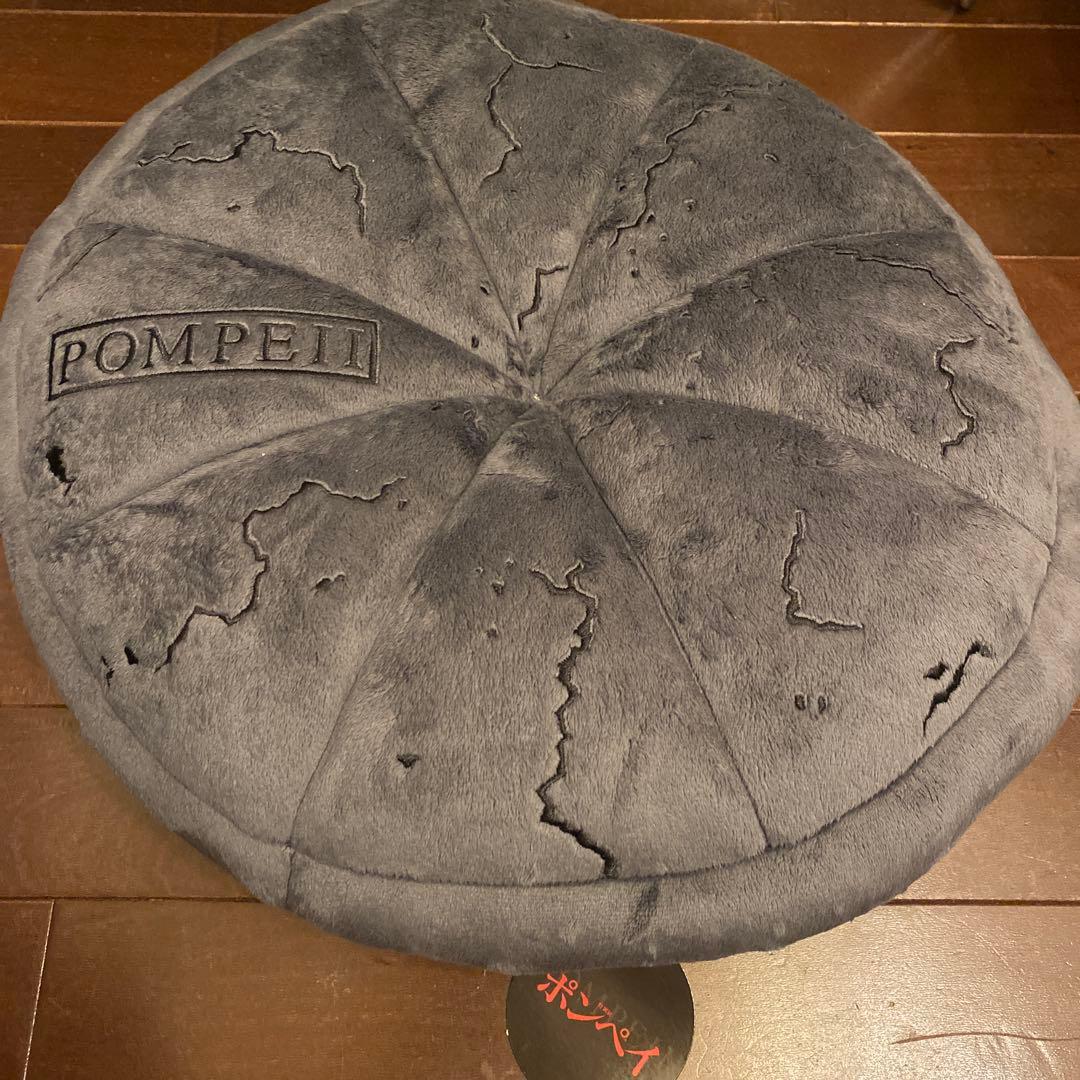 【即購入可】ポンペイ 炭化したパン クッション タグ付き