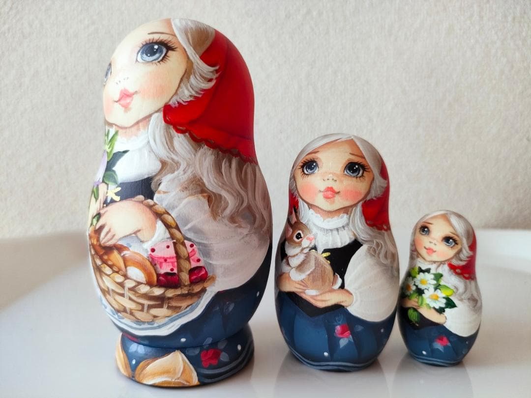 【CBT114】10cm級 マトリョーシカ (中) スベトラーナ 赤ずきんちゃん