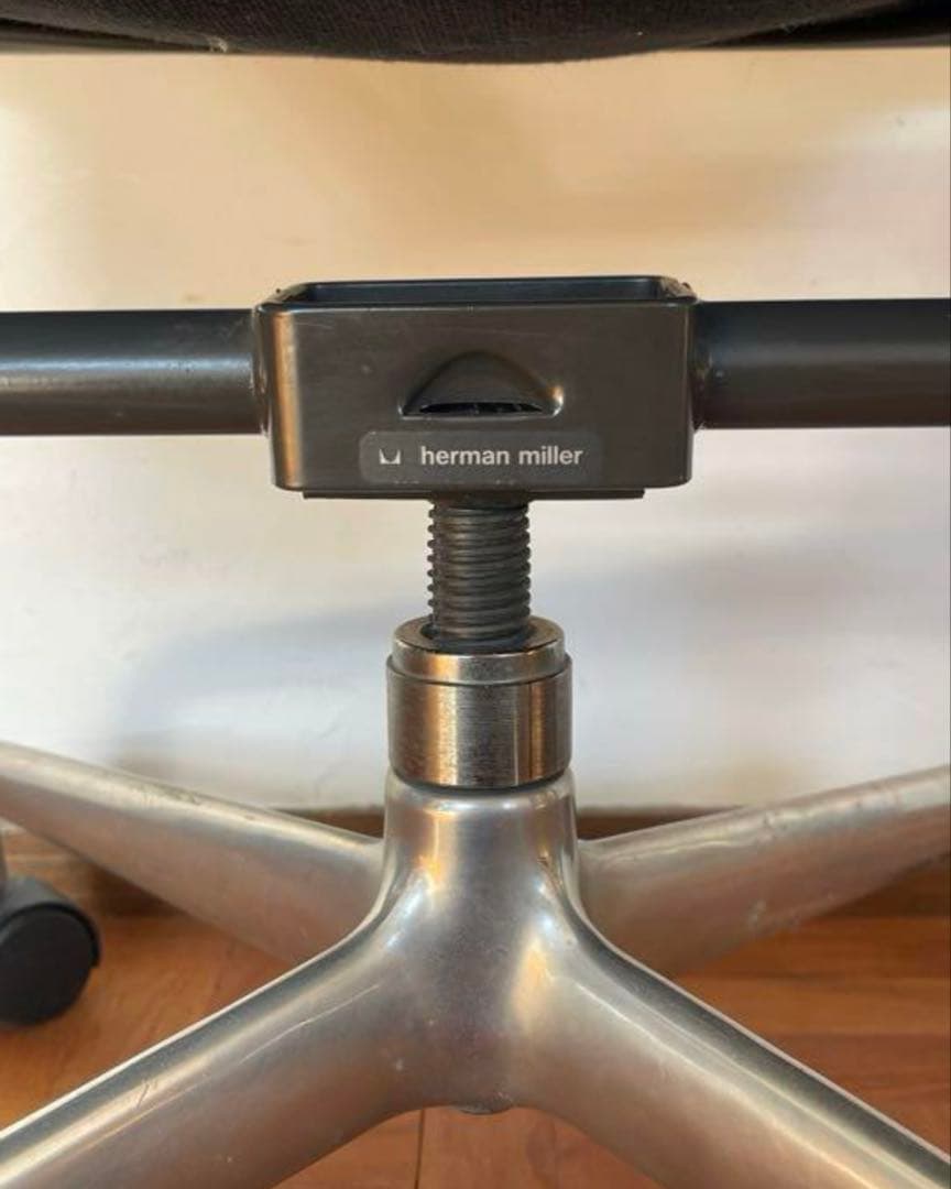 格安ハーマンミラー イームズ ソフトパッド マネジメント チェア 椅子 eams