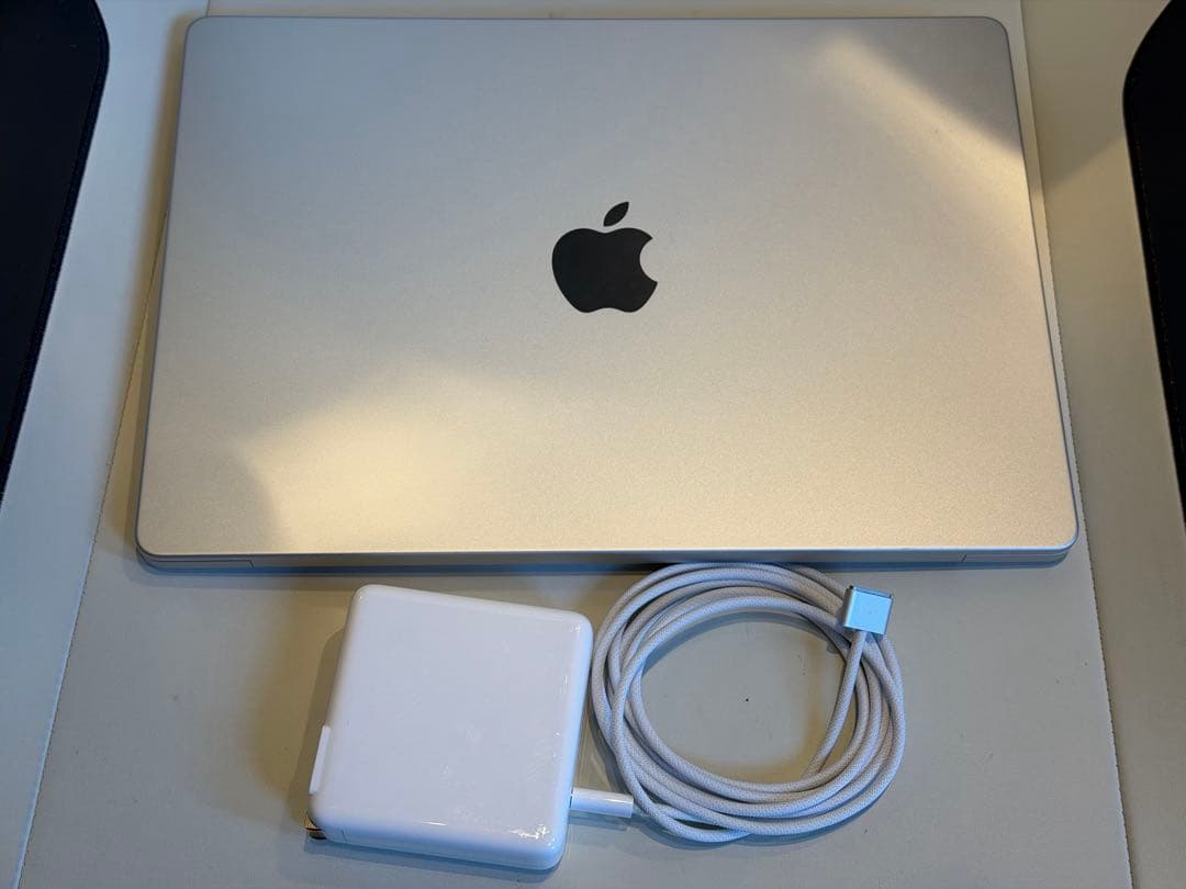 新品に近いMacBook Pro 14 M3 Pro 36GB US