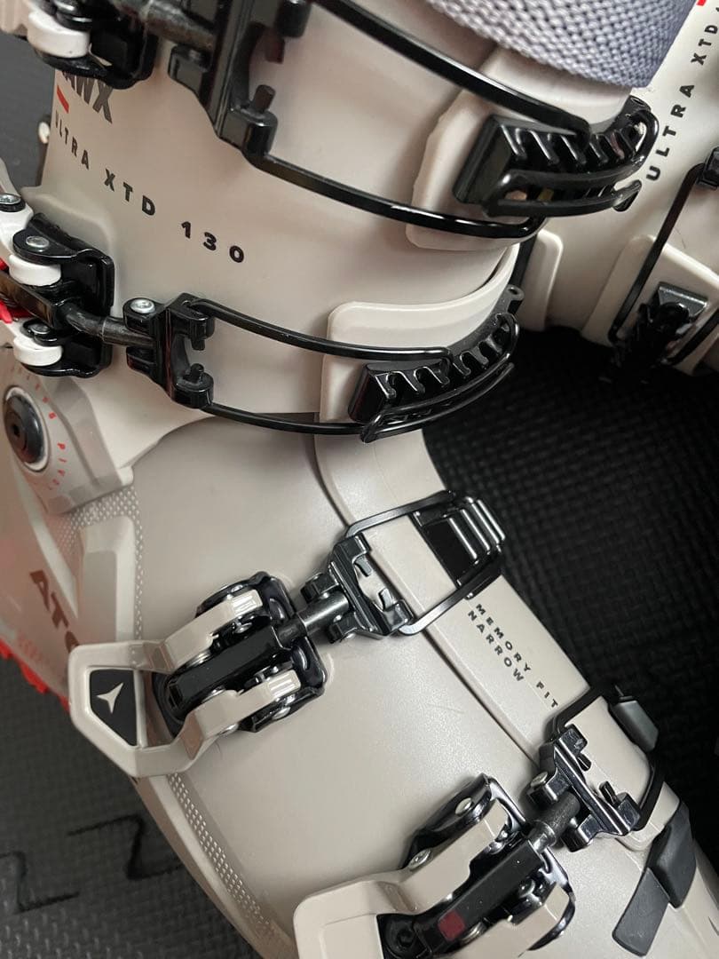 ATOMIC　HAWX　ULTRA　XTD　130　GW　25/25.5