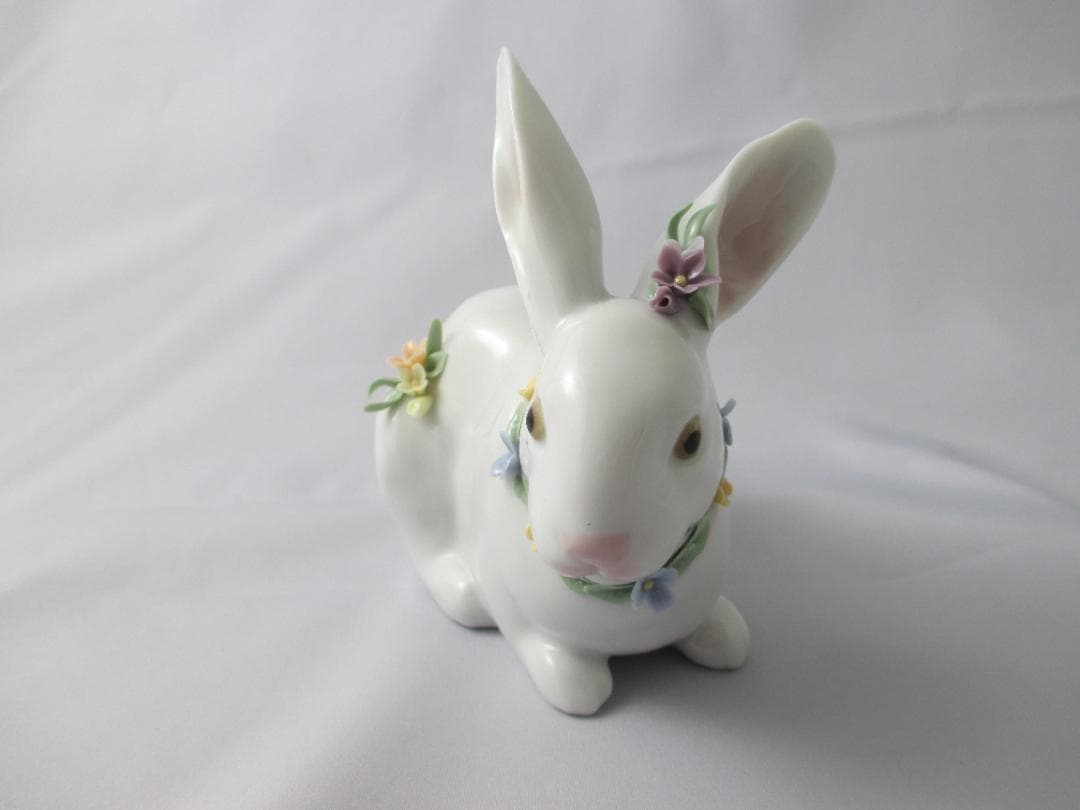 LLADRO リヤドロ 花飾りの白うさぎ