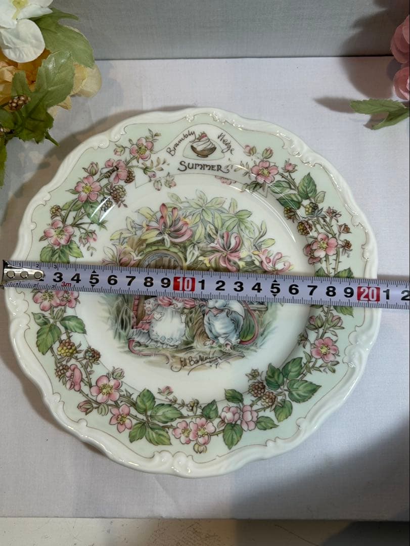 ロイヤルダルトン　ブランブリーヘッジ　サマープレート当時物ネームサイン入り