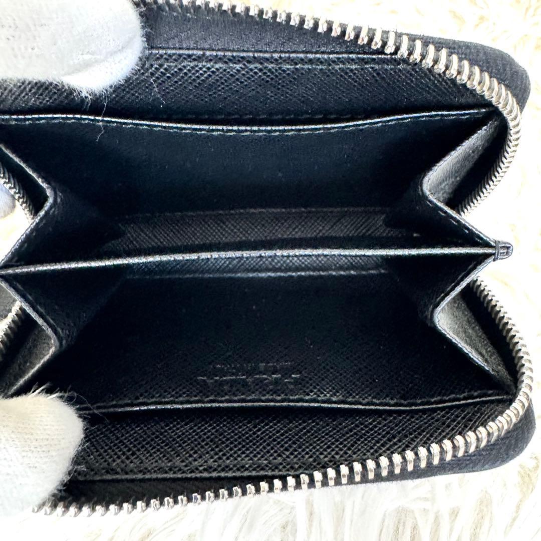 美品 現行 PRADA サフィアーノトライアングル ケースRFID搭載