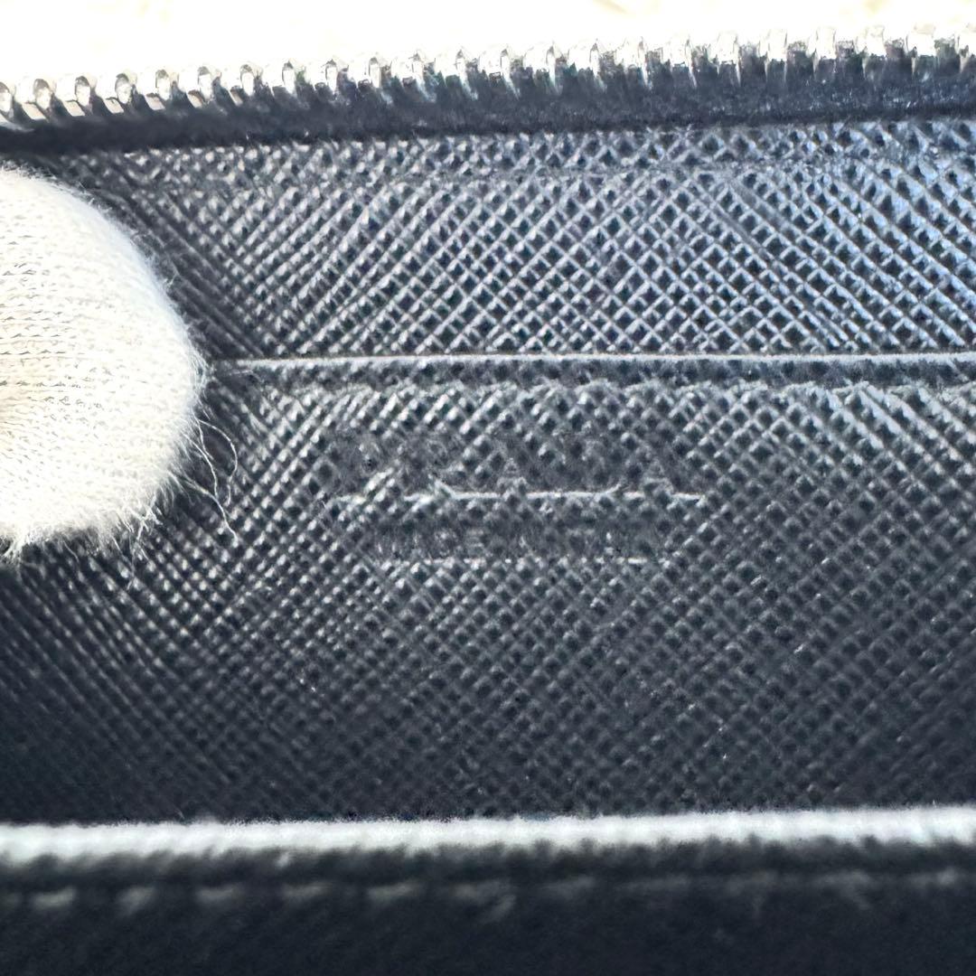美品 現行 PRADA サフィアーノトライアングル ケースRFID搭載