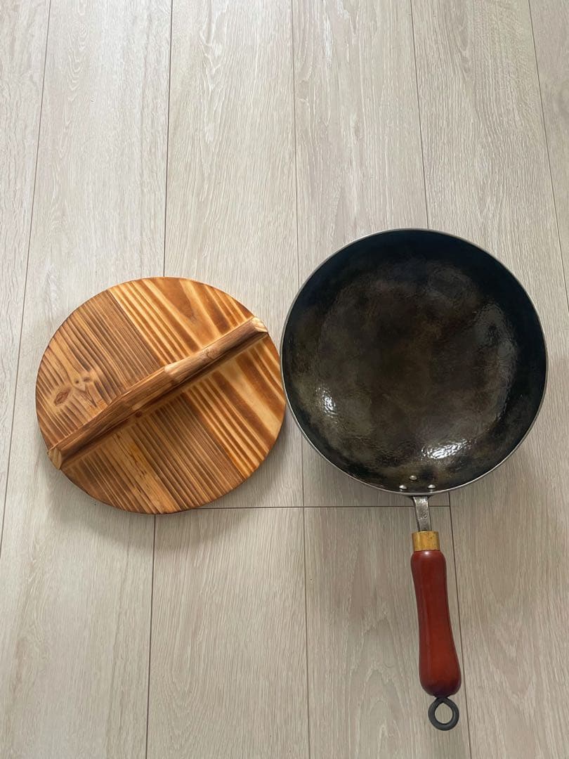 手作り鍛造 26cm中華鍋 1606g 木製鍋蓋付き