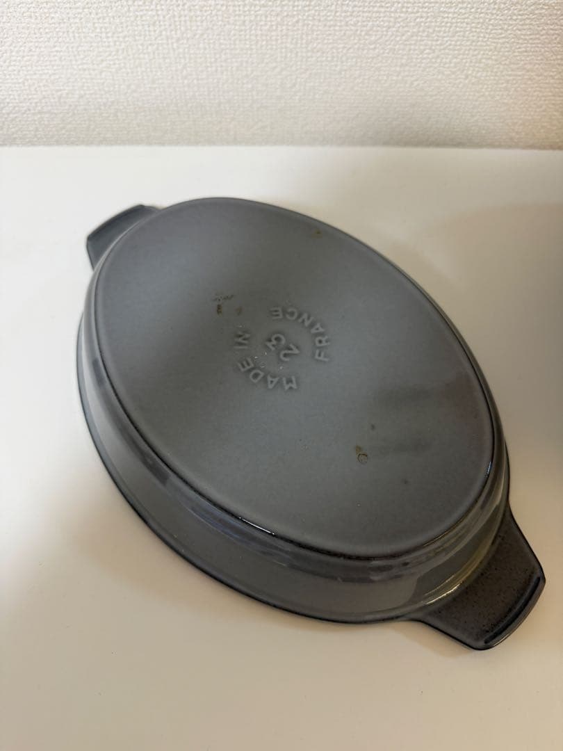 ストウブ オーバルホットプレート（蓋付）　23cmグレー