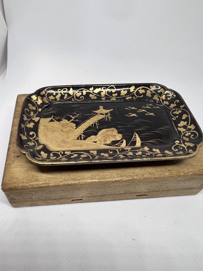 蒔絵山水紋弘盆　江戸期　共箱　漆器 金箔装飾 長方形皿 木箱付き