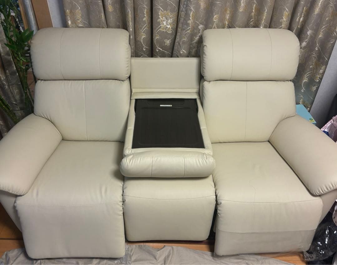 ニトリ　ほぼ新品　リクライニング電動ソファー