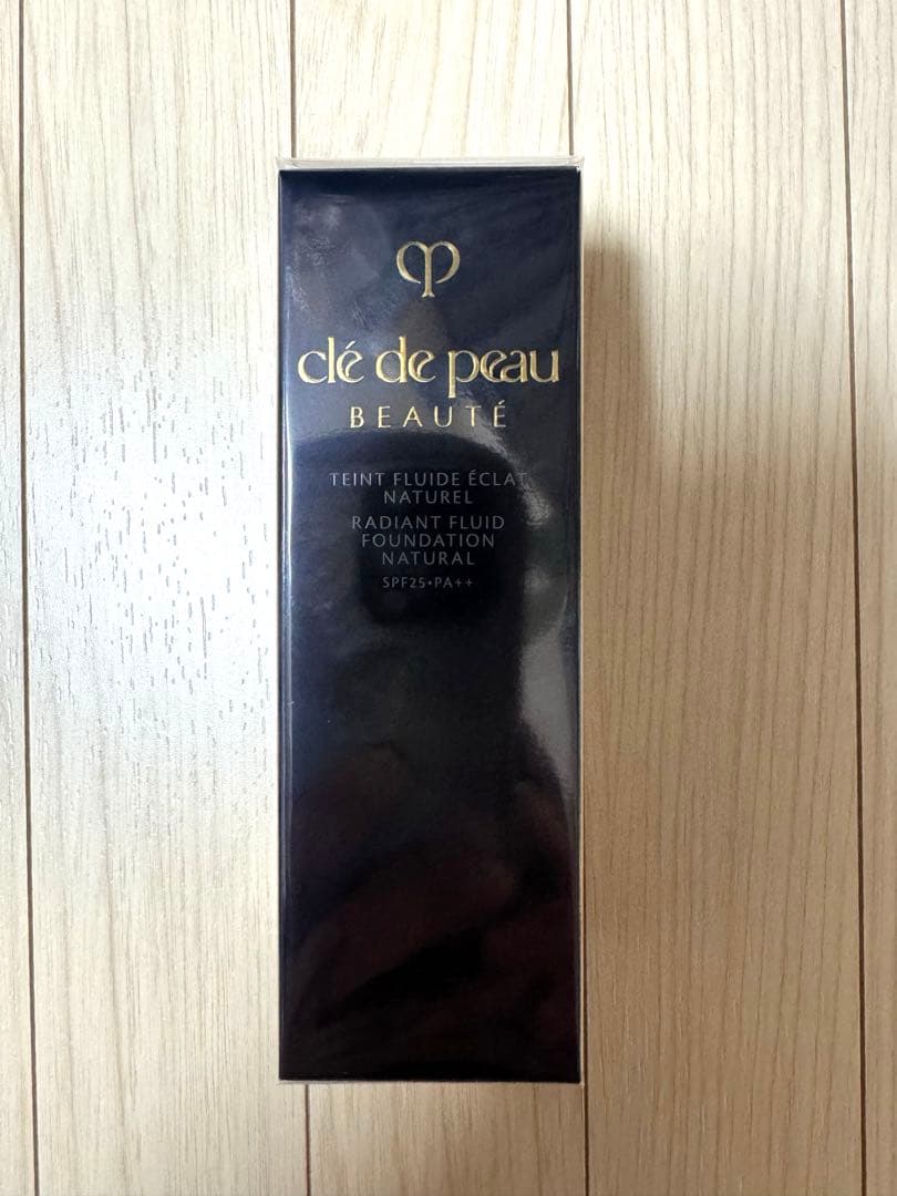 クレドポーボーテ　タンフリュイドエクラ　ナチュレル　オークル20