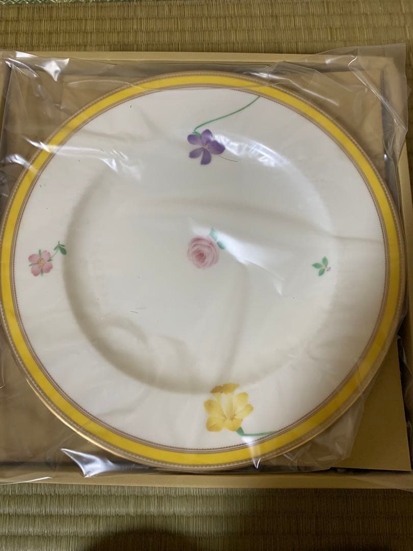 ノリタケ　ヴィヴィットソロボーン　２７㎝ プレート　６枚