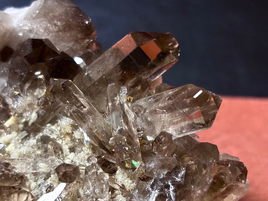 【超キラキラ透明】天然スモーキークォーツ 大きめクラスター 煙水晶(ブラジル産)