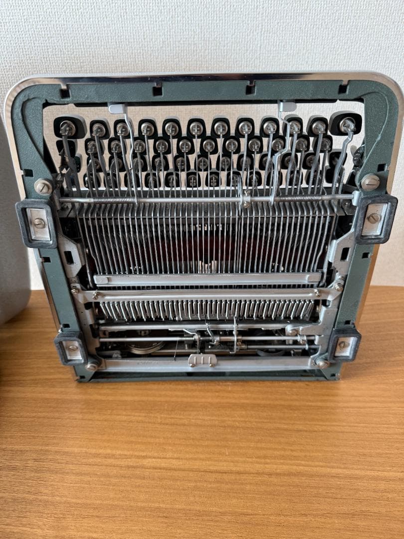 Olympia Model SM タイプライター