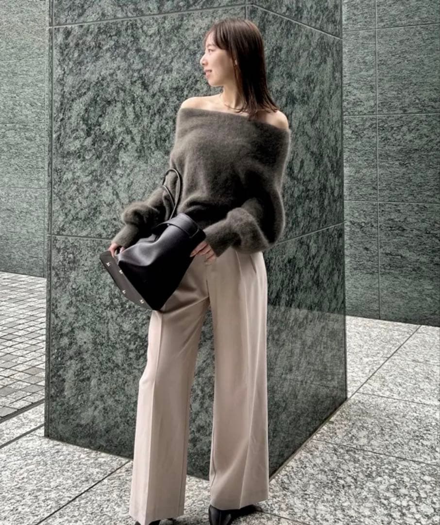 る*る様 ánuans アニュアンス ラクーンフォックスオフショルニットプルオー