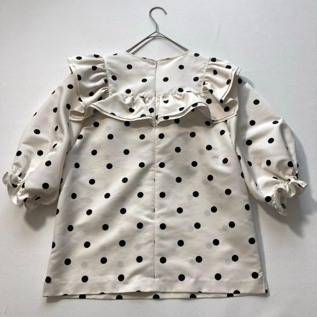 【なな】OHGA　キャンディードットフリルブラウス 洗える M アイボリー