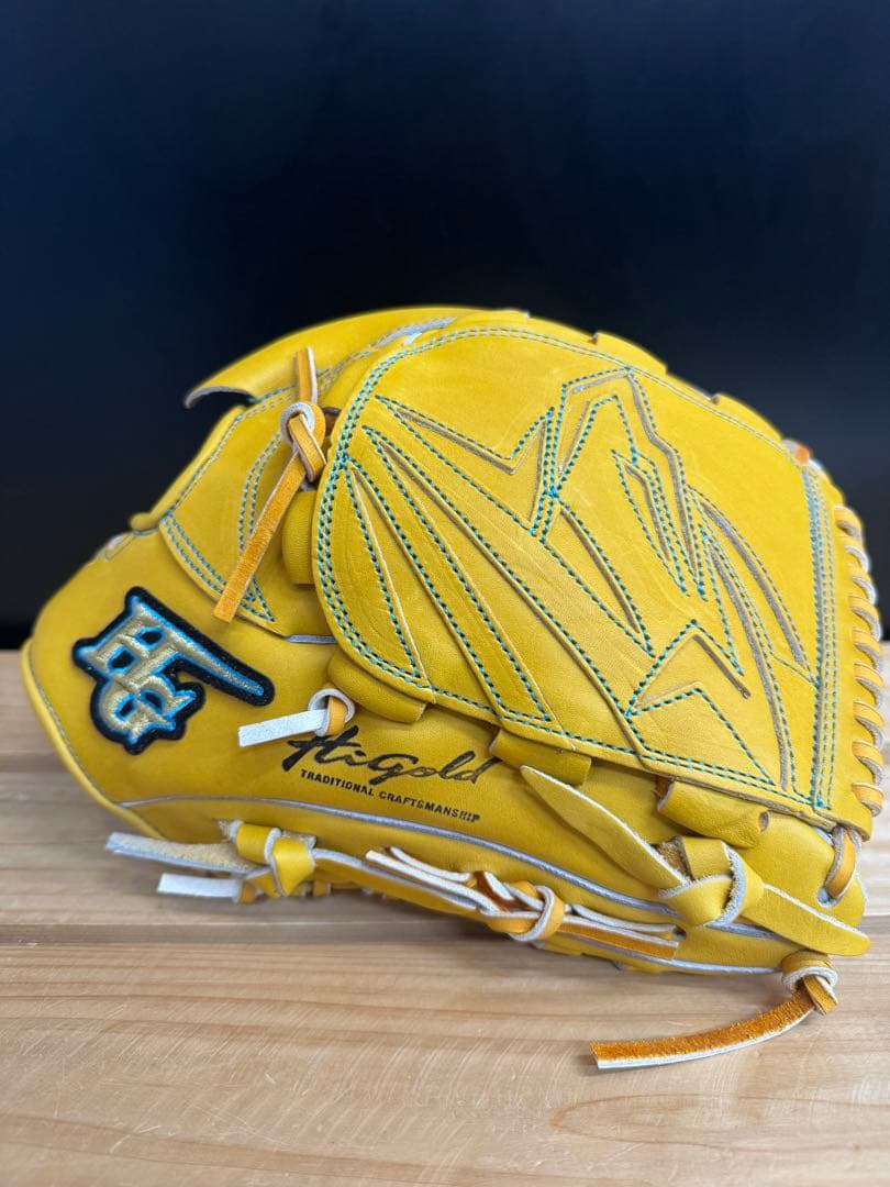 超限定品！ハイゴールド 硬式用グローブ 投手用　定価39,600円 真極