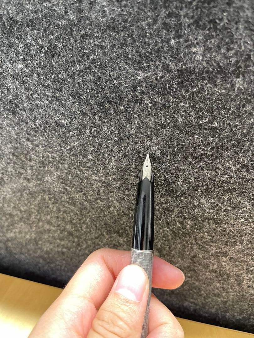 高品質 万年筆 メタリックデザイン