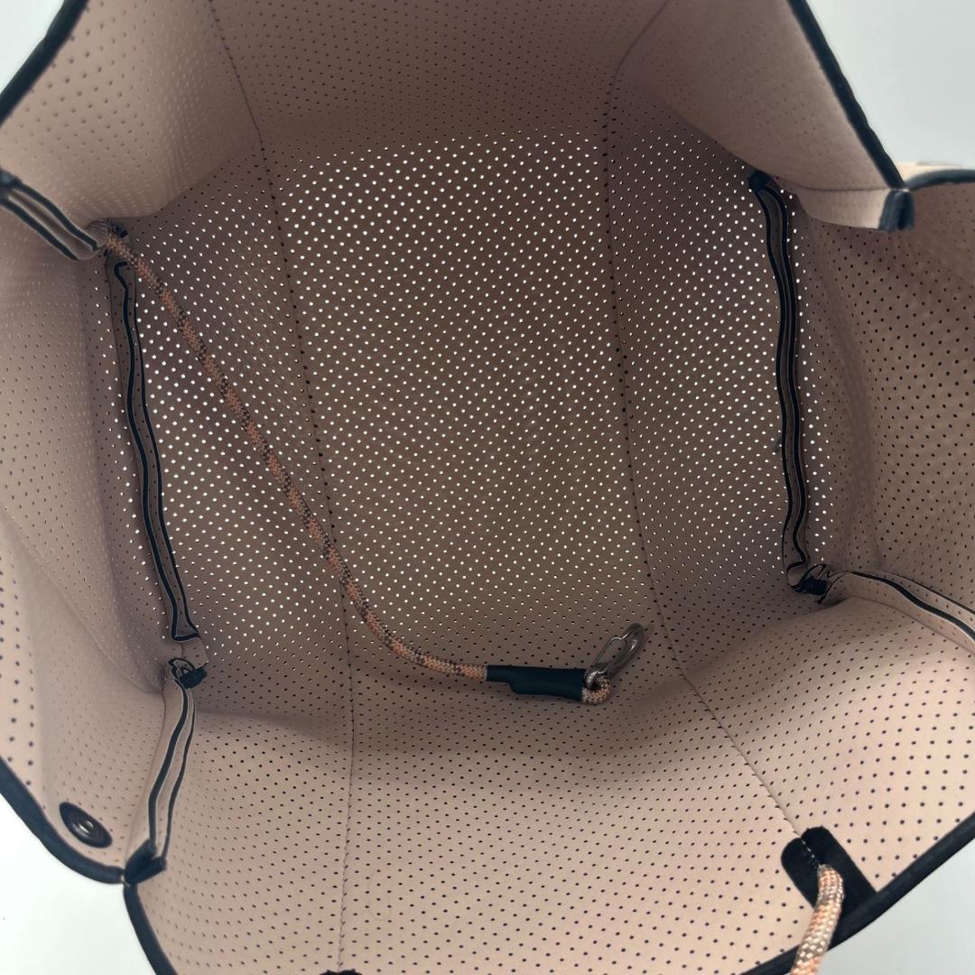 16156✨未使用級✨ステイトオブエスケープ 大容量 トートバッグ 保存袋付