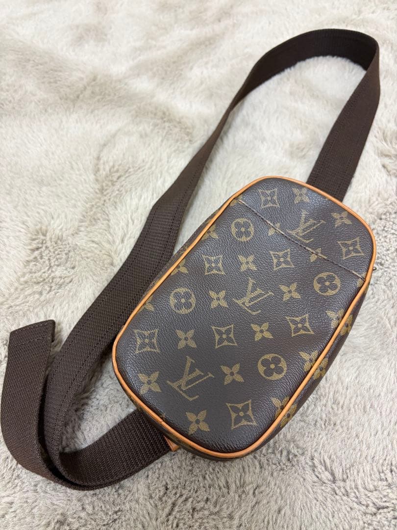 Louis Vuitton ボディバッグ