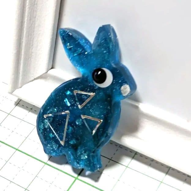 ウサギ　レジンヘアゴム　縹色