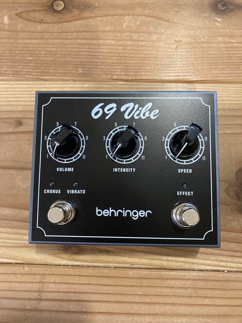ギター BEHRINGER 69 VIBE