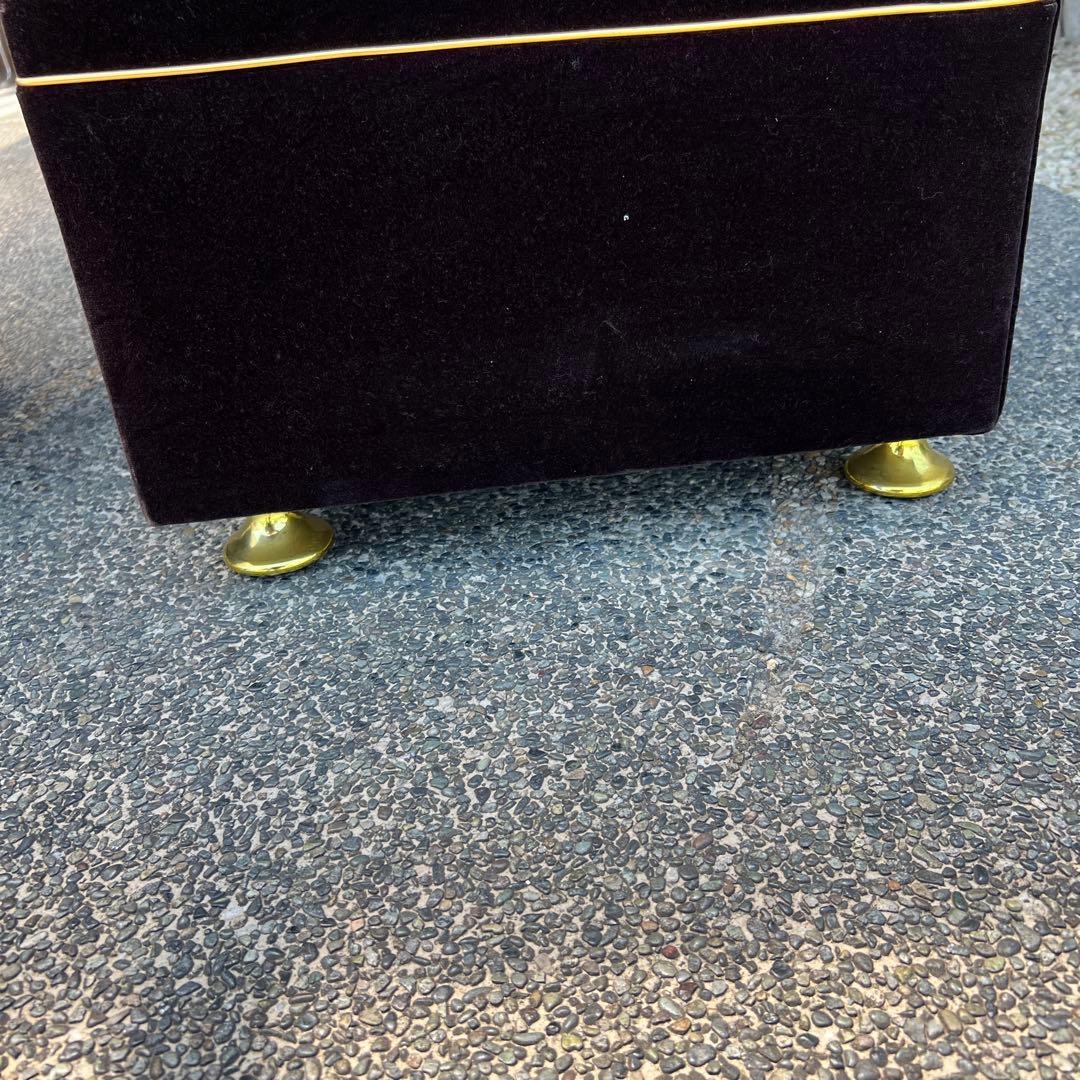 1人掛けソファー　オットマン付　クラブ風　ホテルラウンジ　昭和レトロ