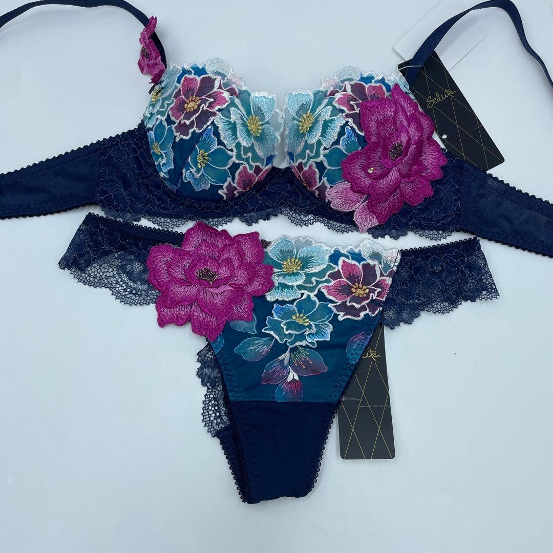 サルート/日本の花嫁　C70＆MソングショーKO　03